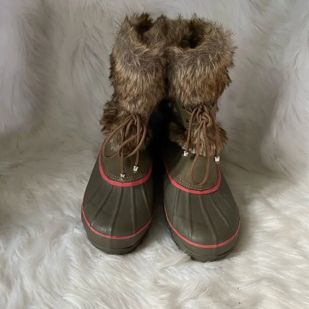 KHOMBU snow boots leather & rubber olive green and orange with faux fur SZ8M